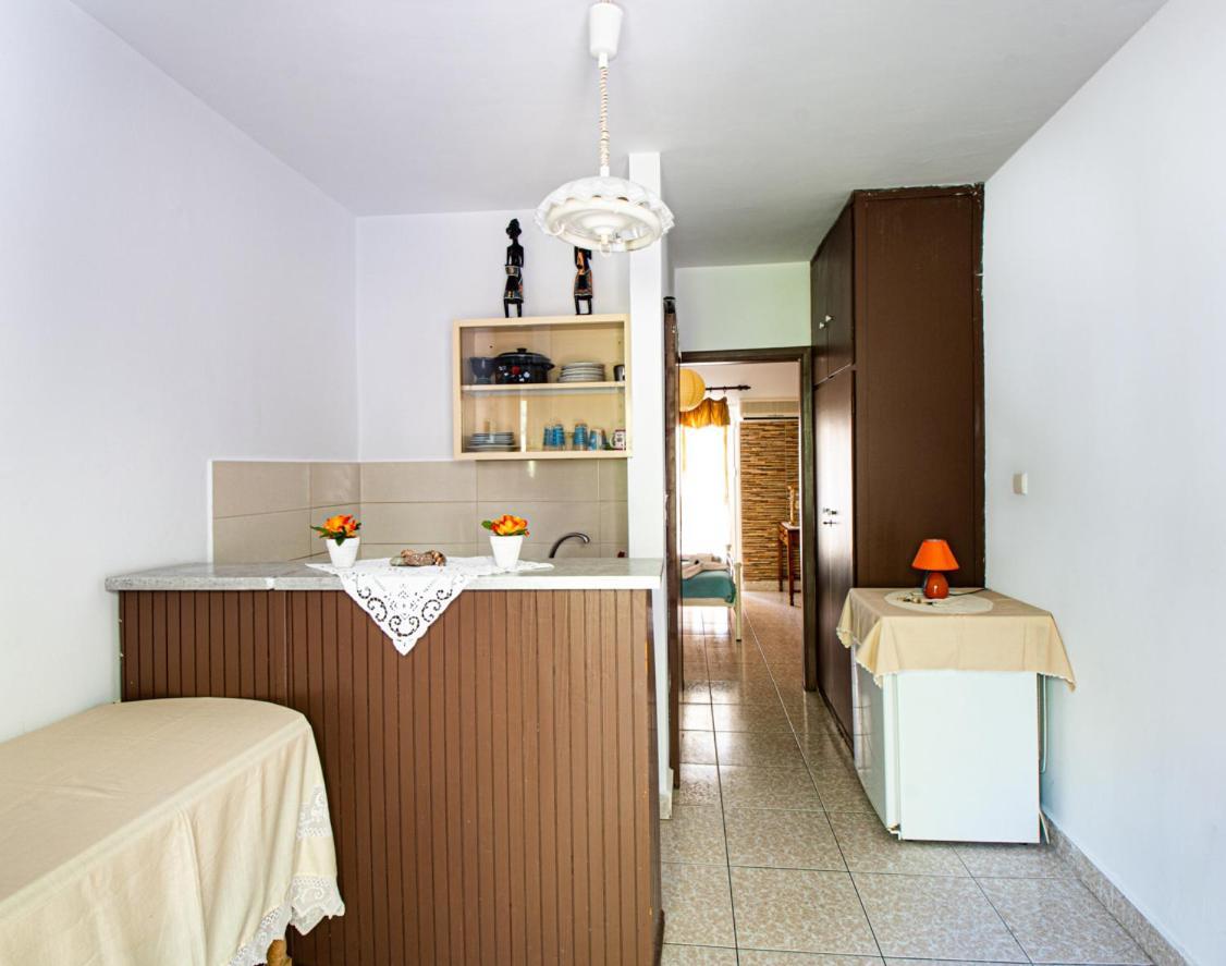 Lions Apartments Poros Town Exterior foto