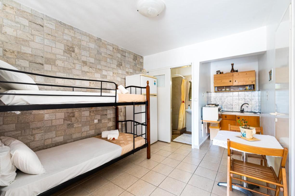 Lions Apartments Poros Town Exterior foto